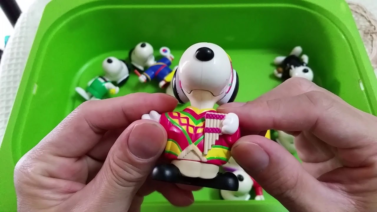 MCDONALD HAPPY MEAL TOYS SNOOPY WORLD TOUR