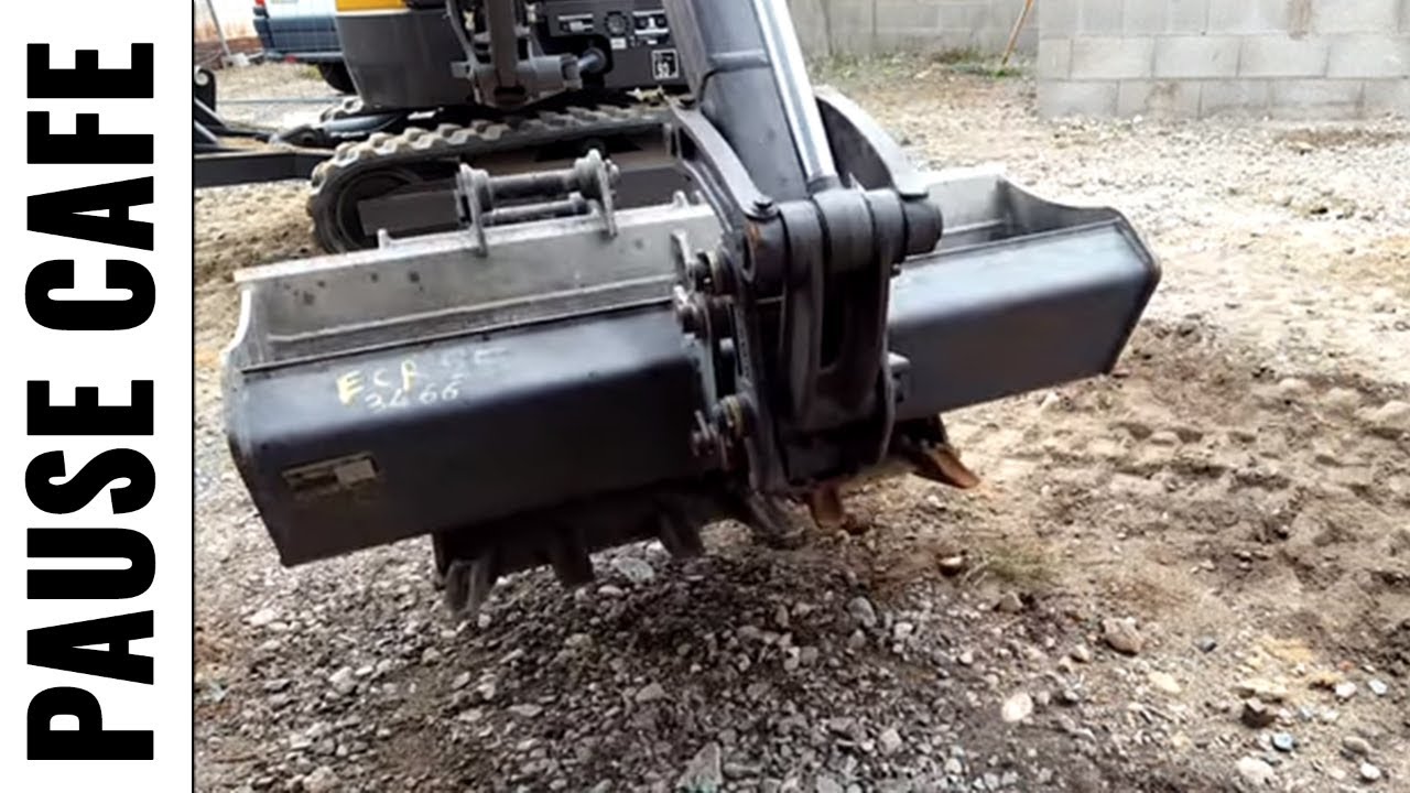VOLVO ECR25D - Partie 3 - Changement de godet et stationnement - FR - LJVS - TEST MATOS