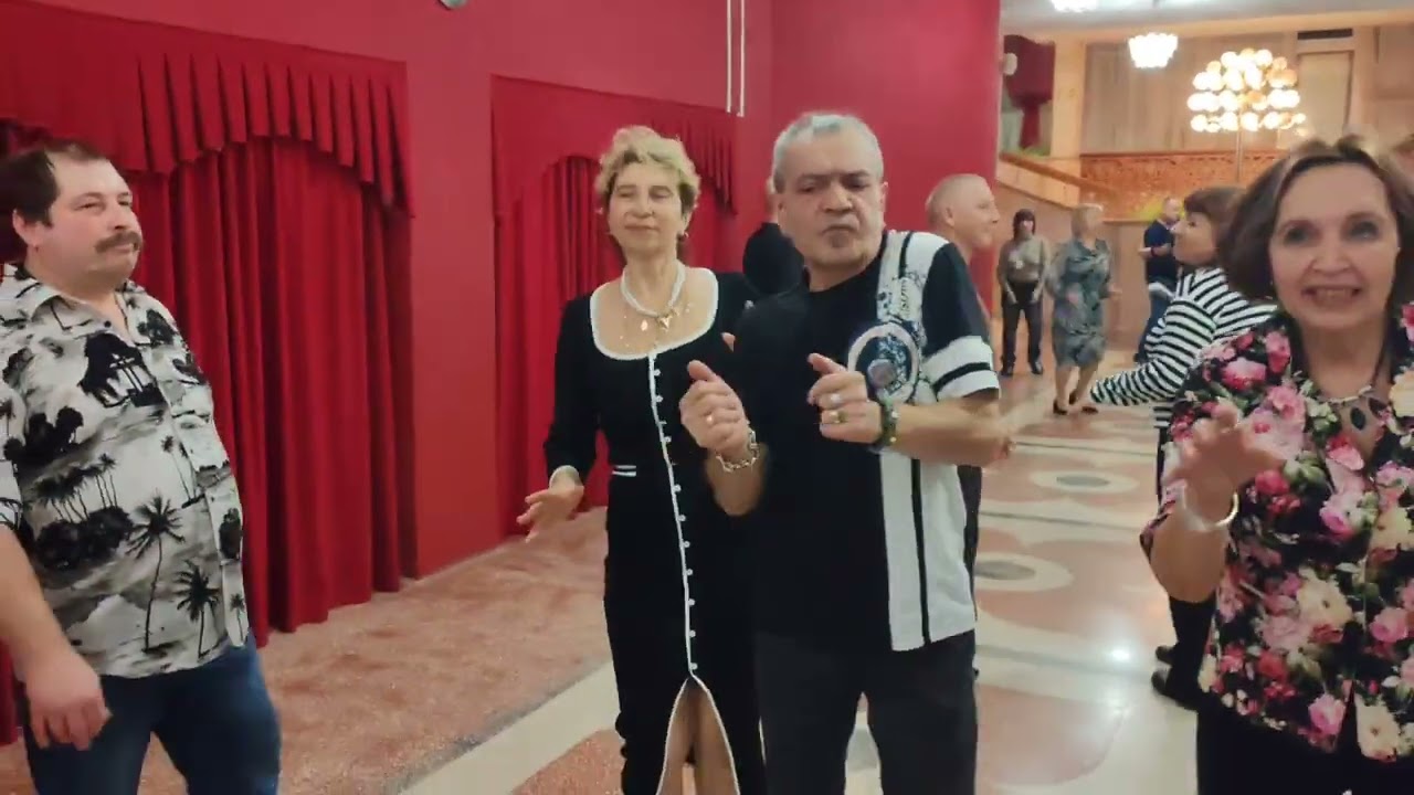 1 февраля. Пусть играет наш магнитофон...