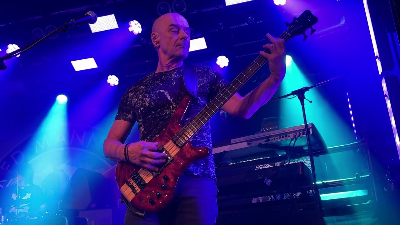 Manfred Mann’s Earth Band - Manfred Mann, Steve Kinch (Part of Don't Kill It Carol)