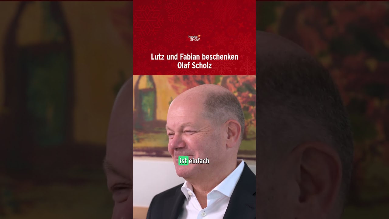 Lutz und Fabian beschenken Olaf Scholz | heute-show #shorts