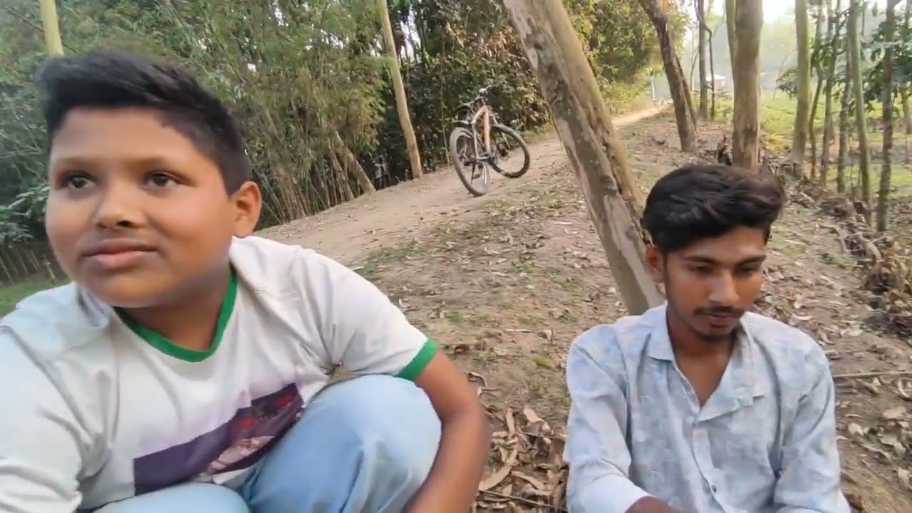 যখন মারামারি  লাগে