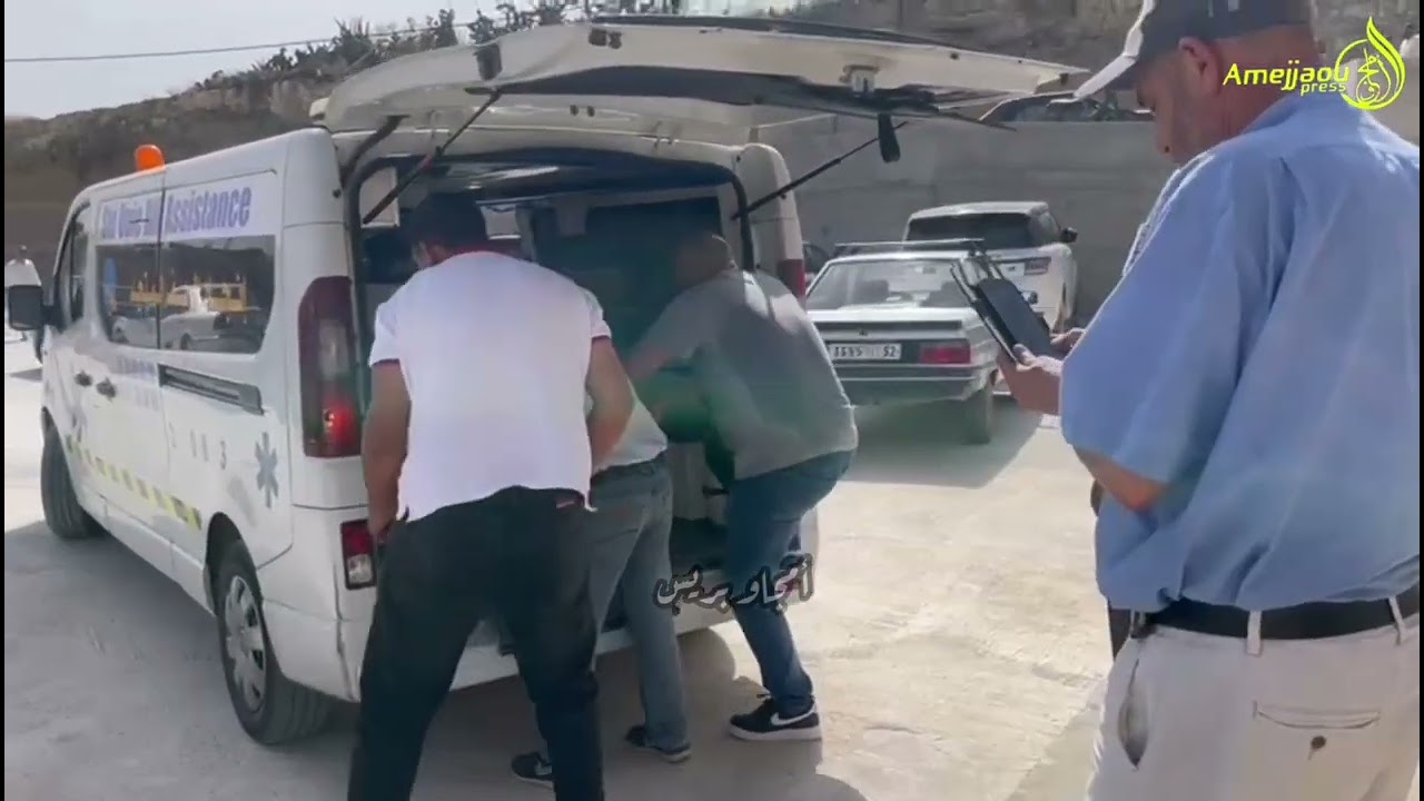جنازة الفقيد الحاج عيسى بزاح بمسقط رأسه دوار إعروانن  رحمه الله وقد وافته المنية بأمستردام بهولندا.