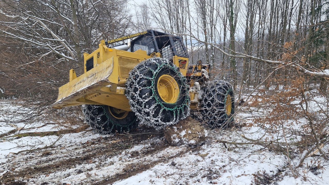 Seilknickschlepper Holzstreifen / Skidder Logging