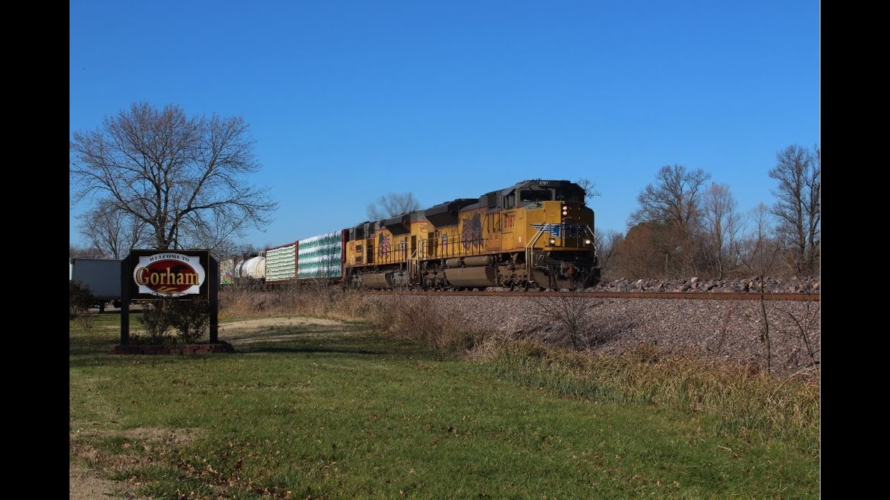 Union Pacific Train Action around Gorham, IL - December 1, 2020
