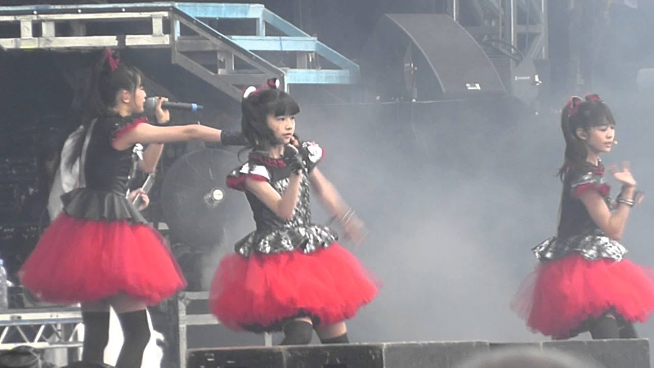 BABYMETAL - Gimme chocolate!! Sonisphere Knebworth 05.07.2014