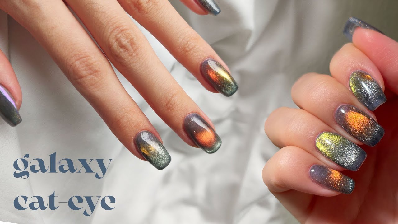 Galaxy Cat-eye nails - overlapping ethereal looking magnetic nails 😍