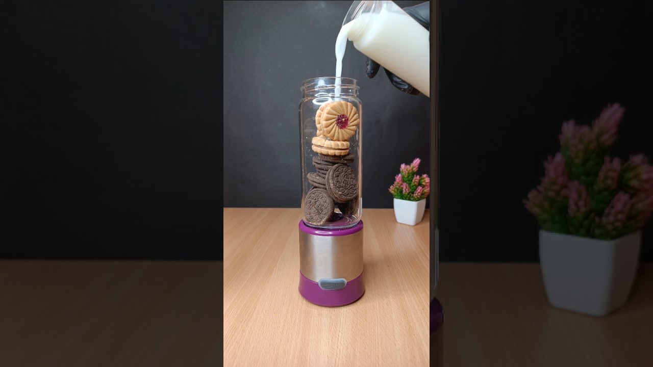 Oreo 🍪 JimJam 😋 in Mini Blender | ASMR Crush 🔥