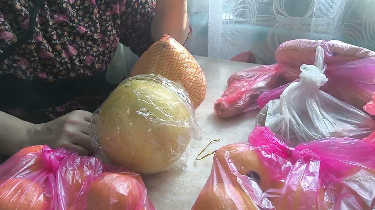 Розпаковка покупок з області
