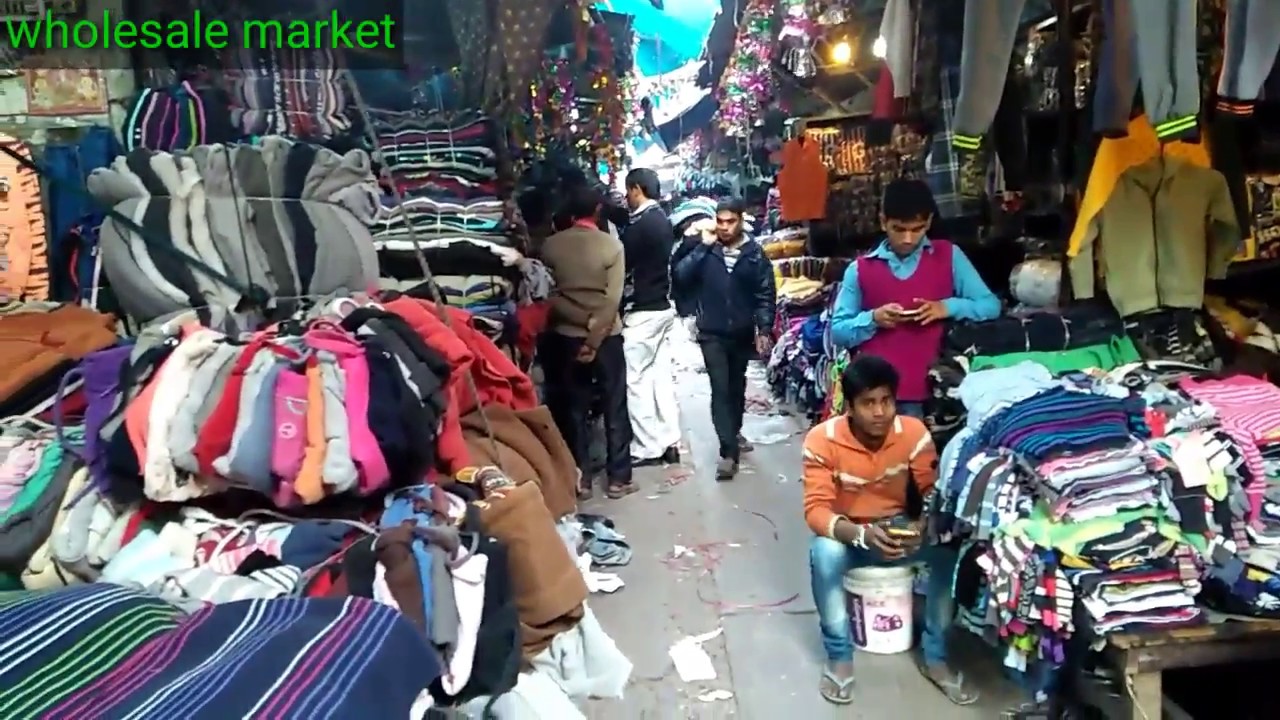 Azad Market Delhi //यहां कपड़े मिलते हैं किलो के भाव में