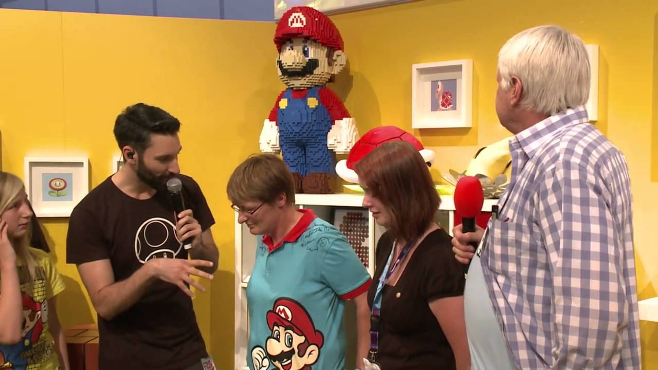 Nintendo Hausparty | Gamescom 2015 | 30 Jahre Super Mario Bros. mit Charles Martinet & lookslikeLink