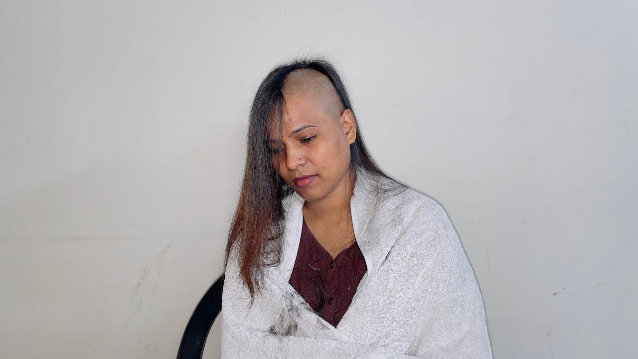 Khushi’s jet black hair turned into bold shaves