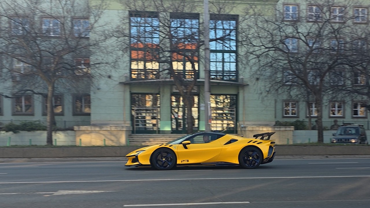 CAR SPOTTING IN BUDAPEST CARS BRUTAL ACCELERATION