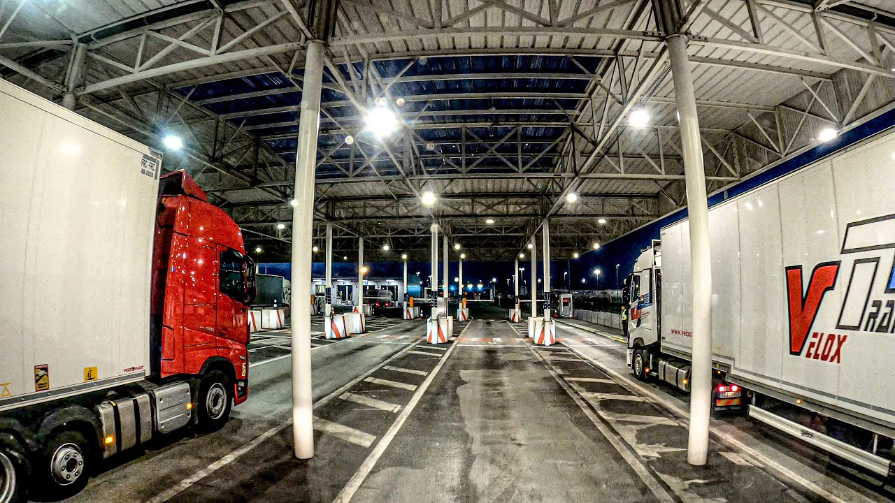 Eurotunnel Truck driver skills – tips for crossing the border between France and England