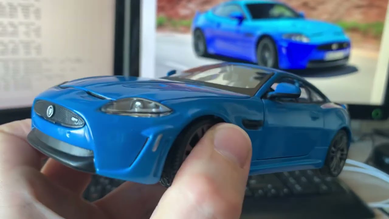 Обзор модели Jaguar XKR-S в масштабе 1:24 от Bburago