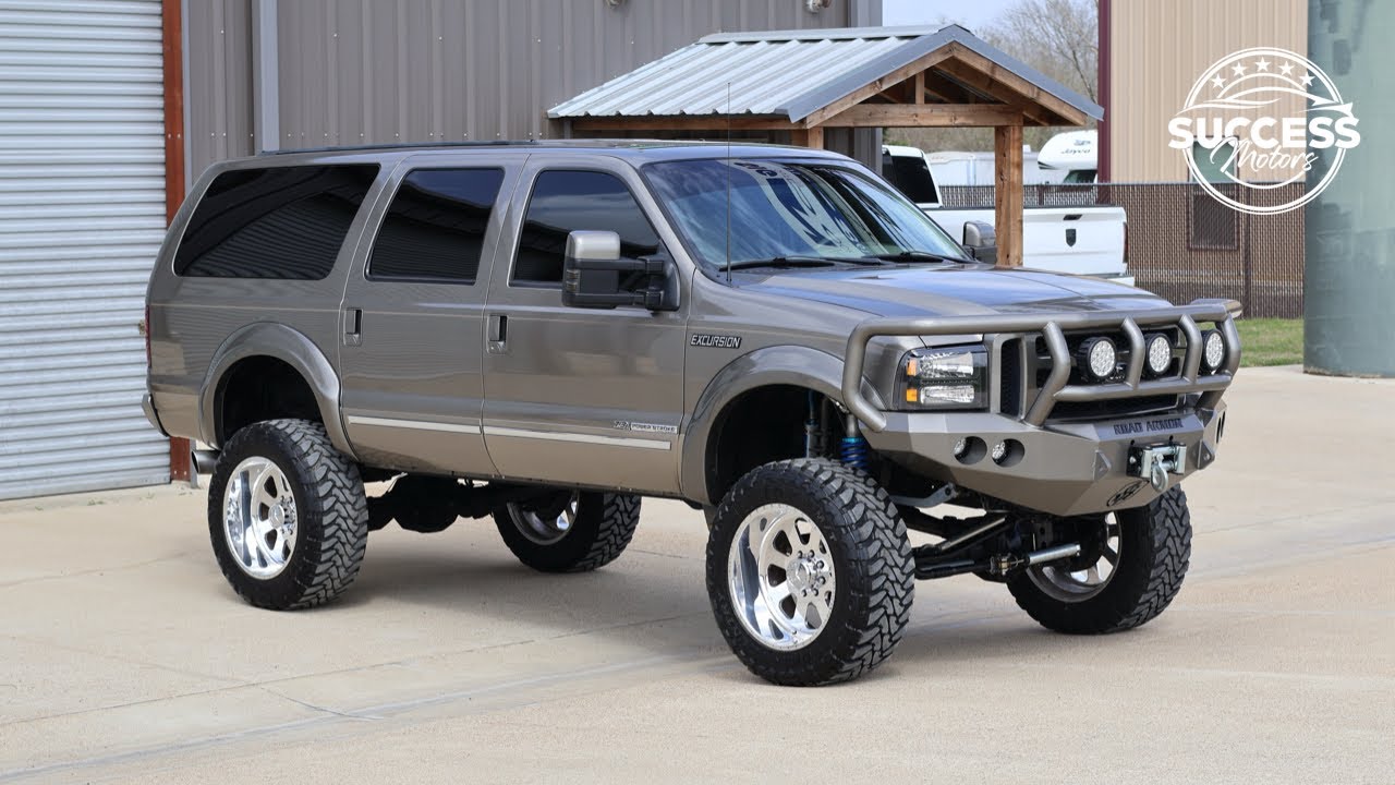 The BADDEST EXCURSION in the game**2002 Ford Excursion Limited 7.3L Diesel**$70k BUILD**91k miles