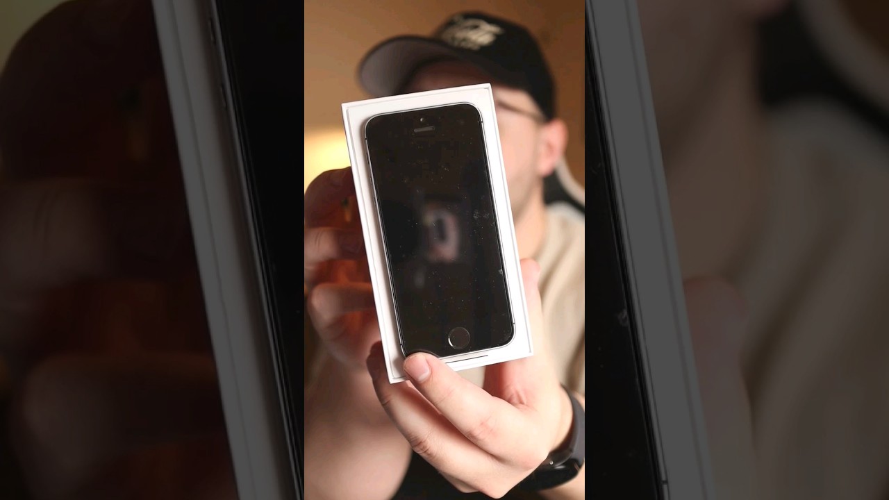 Распаковка 10-летнего iPhone