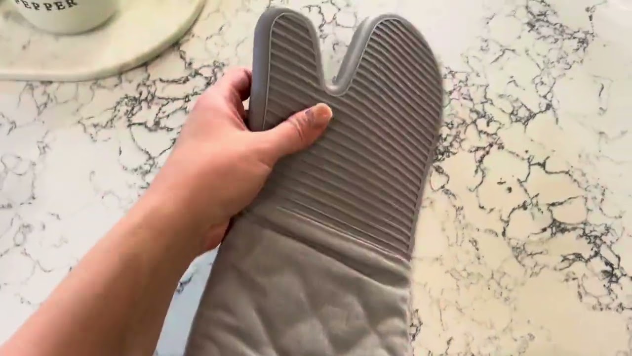 KITCHENAID Ribbed Soft Silicone Oven Mitt 2 Pack Set Review
