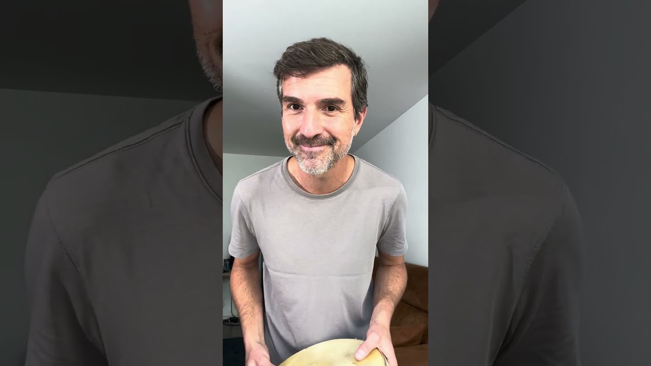 Marcelo Costa vous parle de comment bouger son pandeiro et explique pour quoi c'est important
