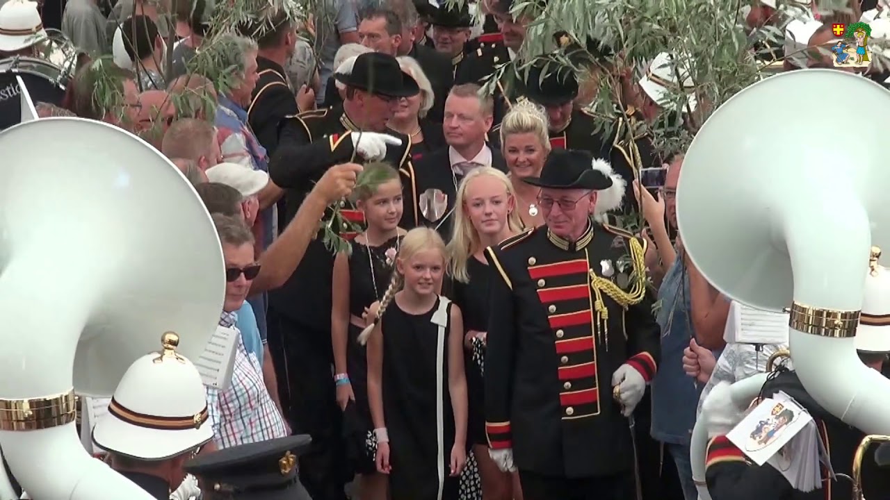 Takkenzwaaien & Koningin inhalen | Maandag De Gendtse Schuttersfeesten 2017 | St. Sebastianus Gendt