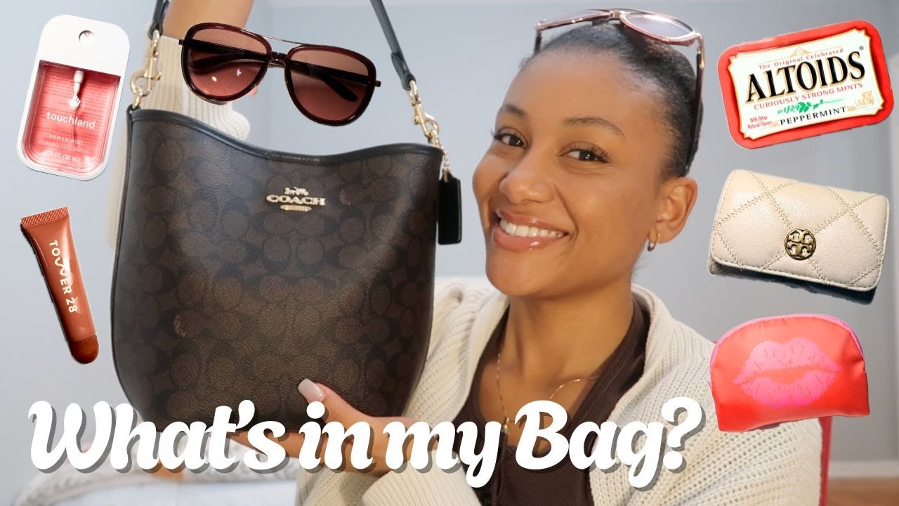 WHAT'S IN MY BAG AS A 21 YEAR OLD | daily essentials, organization, coach city bucket bag!