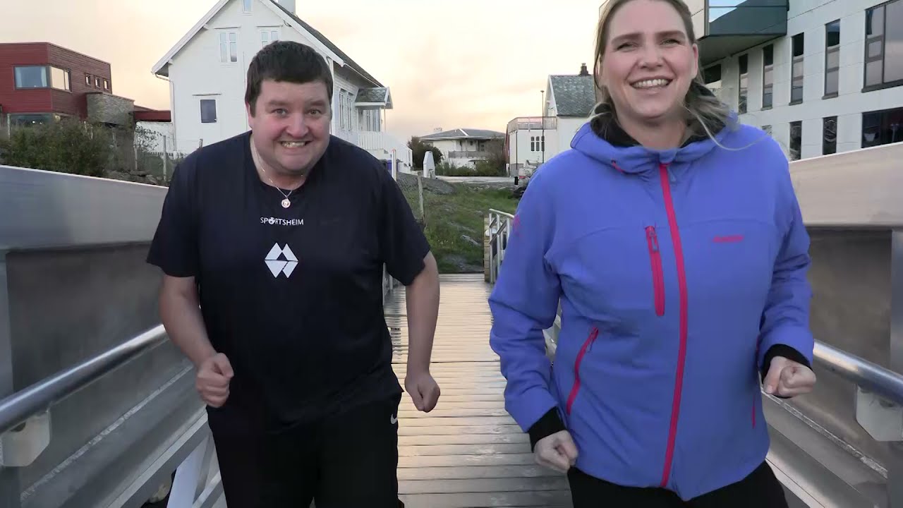 Fosnavågrevyen 2021 - Båtlengd Føre, Men Ei Brulengd Bak