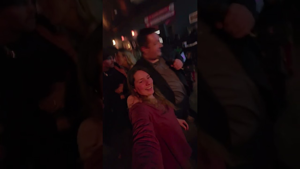 Neil Diamond Crashes Karaoke Night