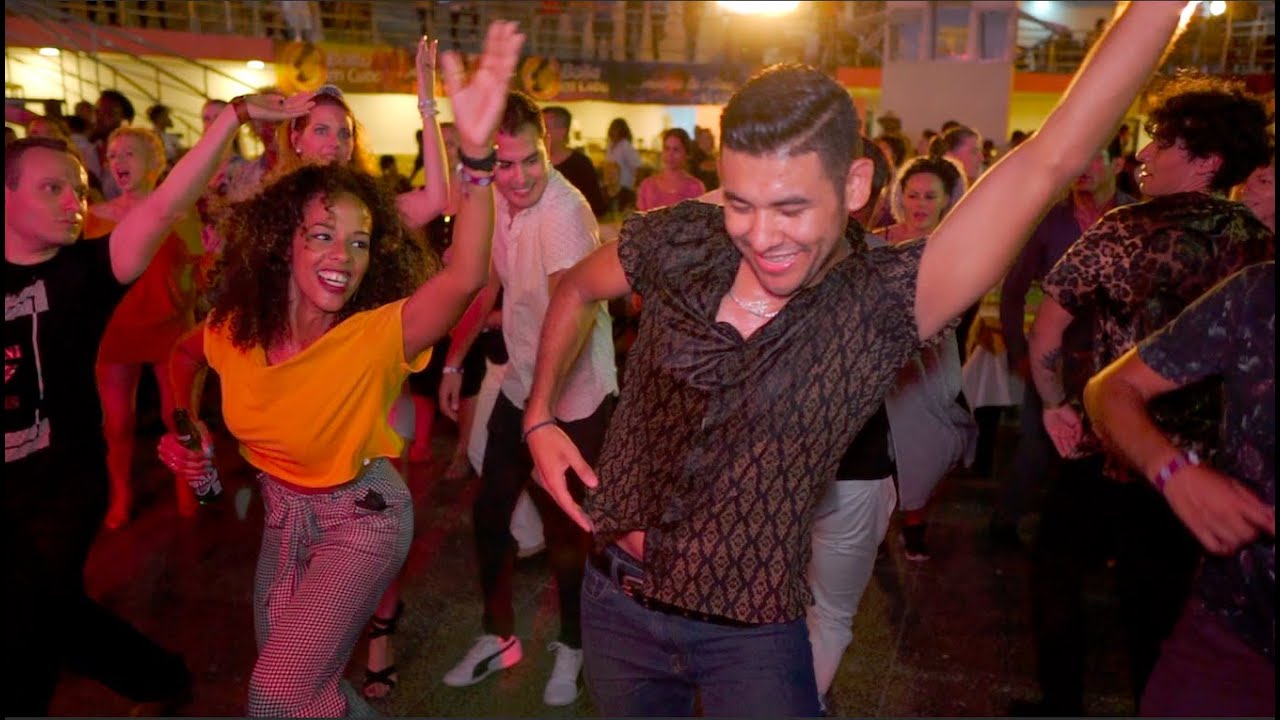 Bailando Salsa con Adalberto Alvarez y su Son en Cuba | Baila En Cuba 2019