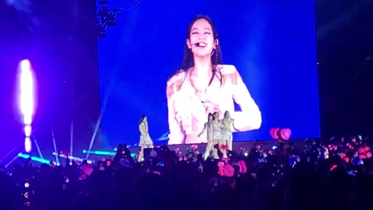 BLACKPINK - Lovesick Girls live @ Banc of California Stadium LA (11/20/22) Born Pink - Day 2