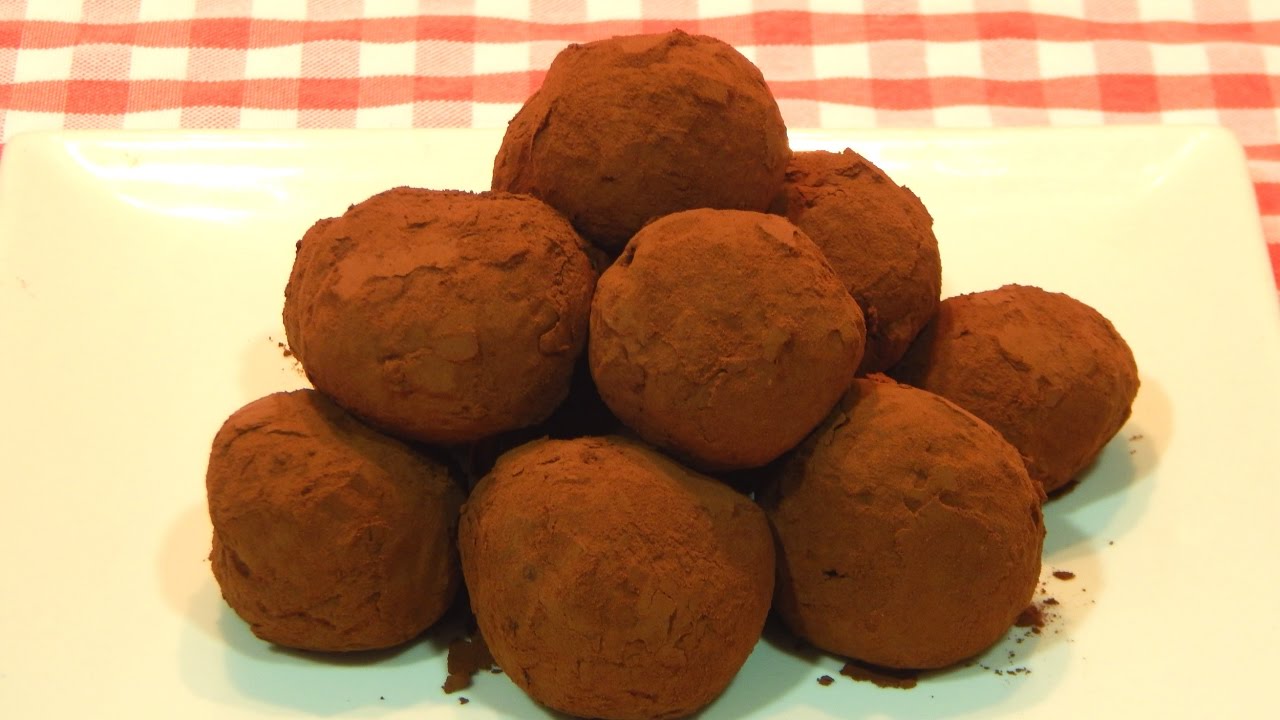 C&oacute;mo hacer trufas de chocolate receta f&aacute;cil