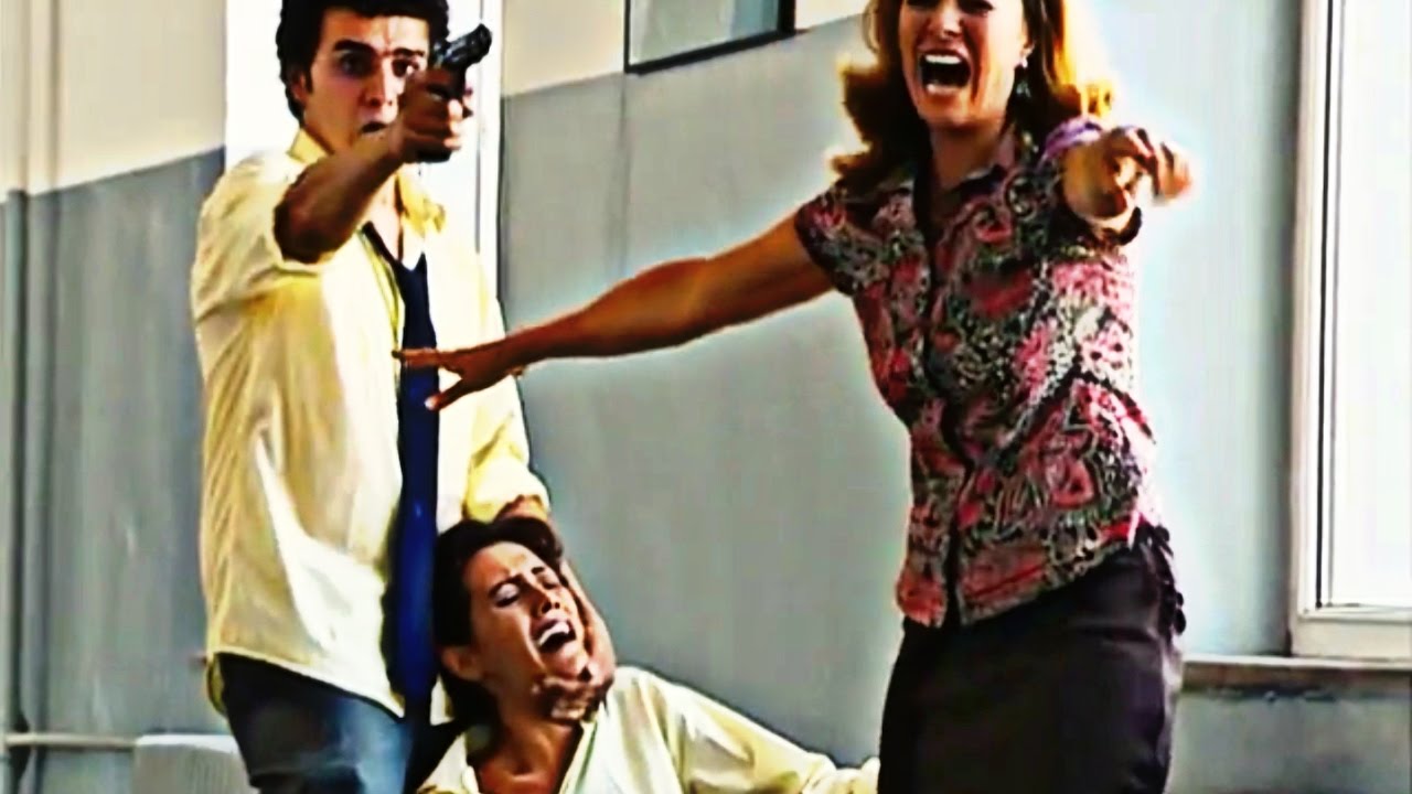 Rıza Babanın Karısı Ayla Öğretmen ve Öğrencileri Rehin | Full Macera | Arka Sokaklar 3. Bölüm