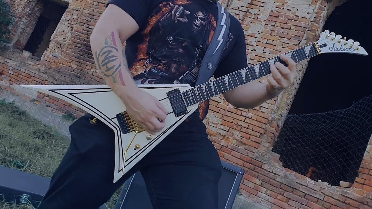 Frontvonal - Hamis M&eacute;dia | OFFICIAL MUSIC VIDEO|