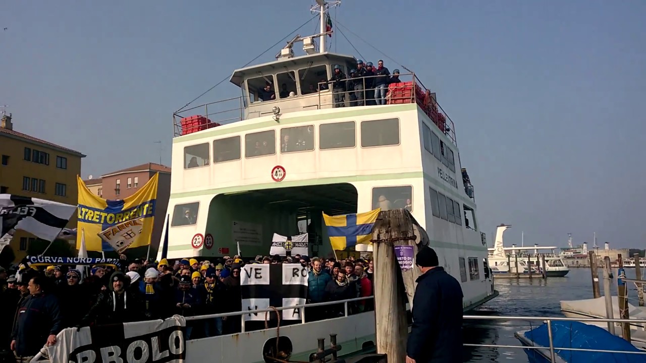 Venezia-Parma, Tifo Crociato / L'arrivo del ferry boat 