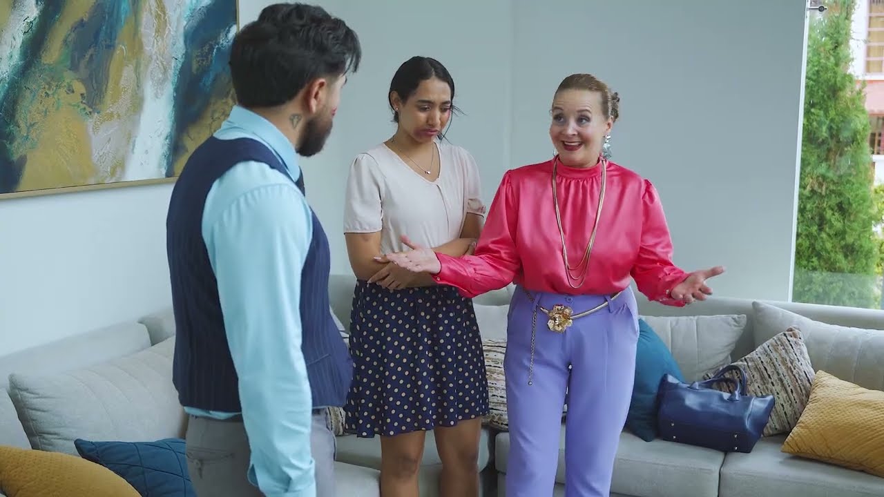 F!ngió darle la espalda a su hija para darle una lección a su yerno