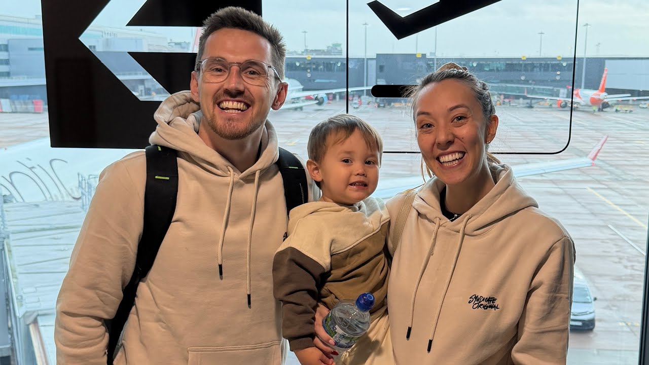 Flying away on a Christmas Adventure! 🎁✈️ Vlogmas Day 9