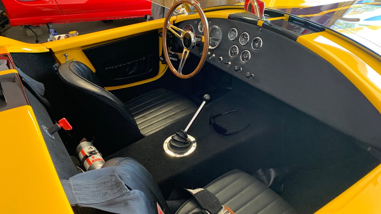 Factory Five Shelby 427 Cobra Roadster — больше никакого запаха сырого топлива, добавлены дверные...