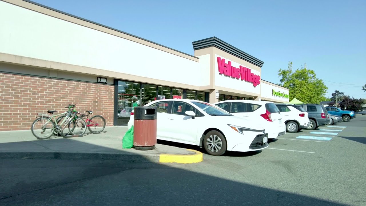Nanaimo Thrift Stores - Daily vlog Day 11