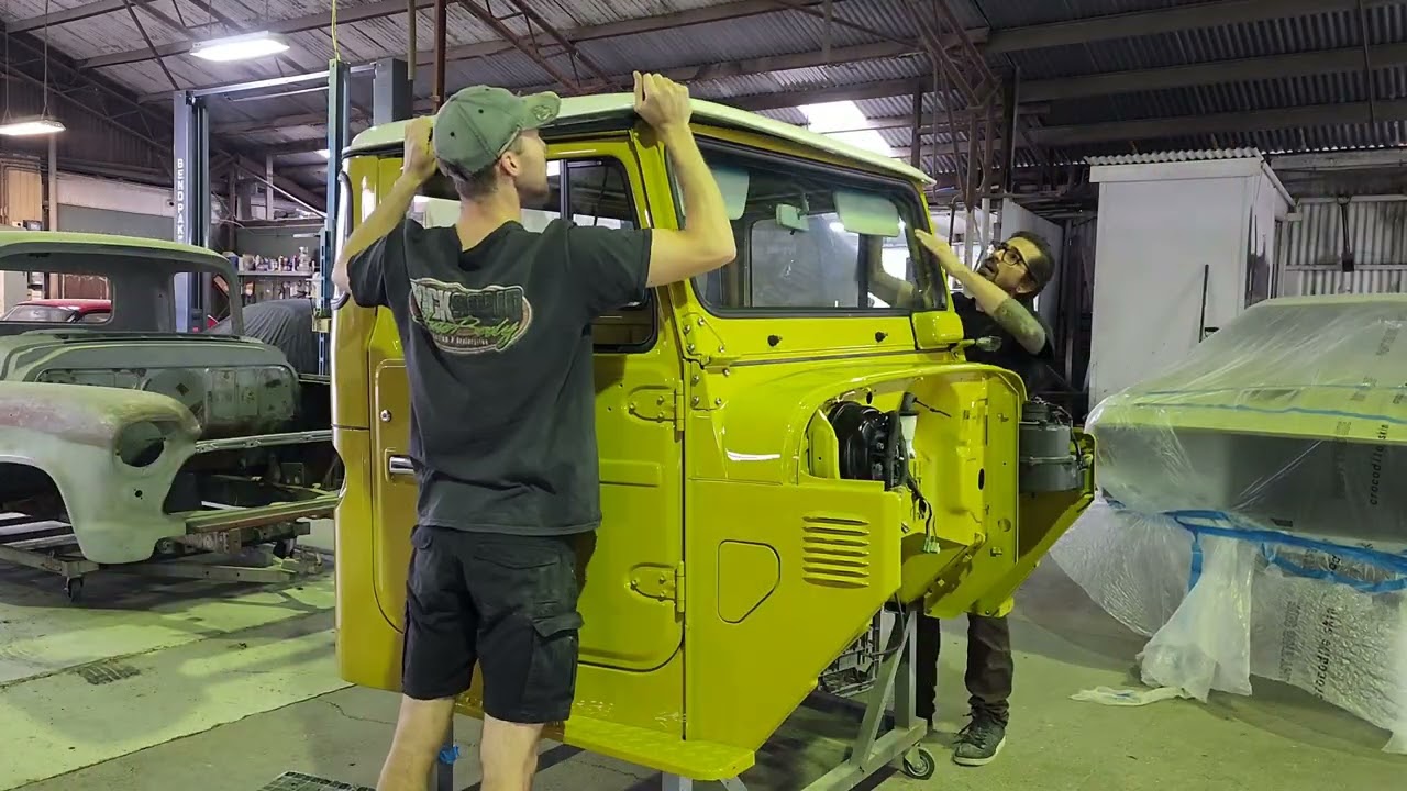Restoring a HJ47 Toyota Landcruiser full restoration time lapse part 4