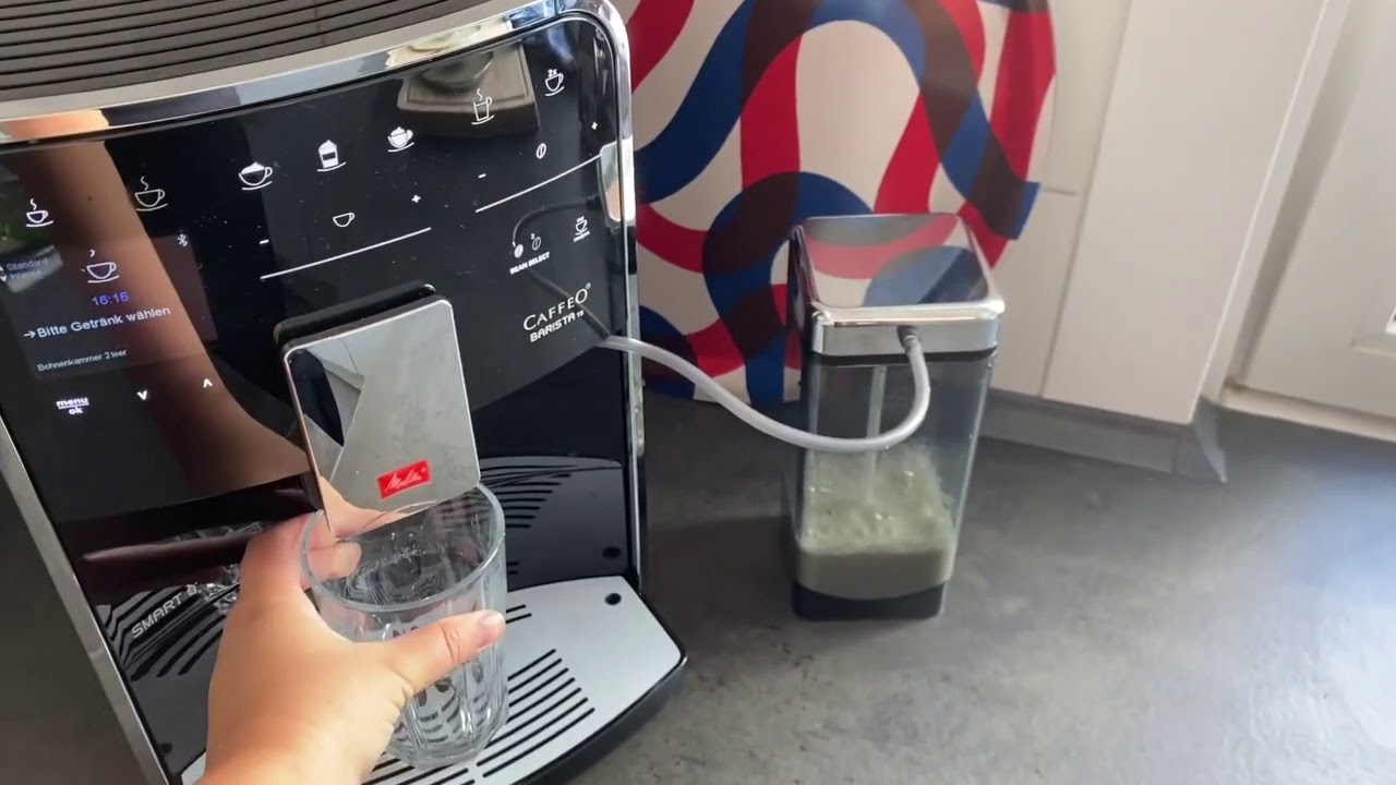 Melitta Caffeo Barista TS Smart F850 102 Test mit Latte Macchiato