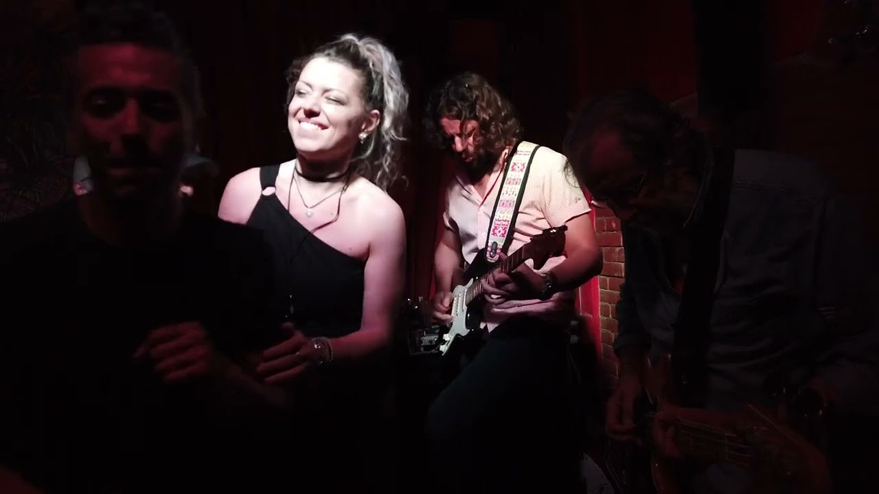 Like a rolling stone: Rangzen, Lorenzo Semprini, Elisa Semprini, Perry Coloso, Ellen River