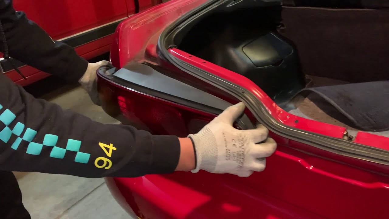 Integra Tail lights removal and installation