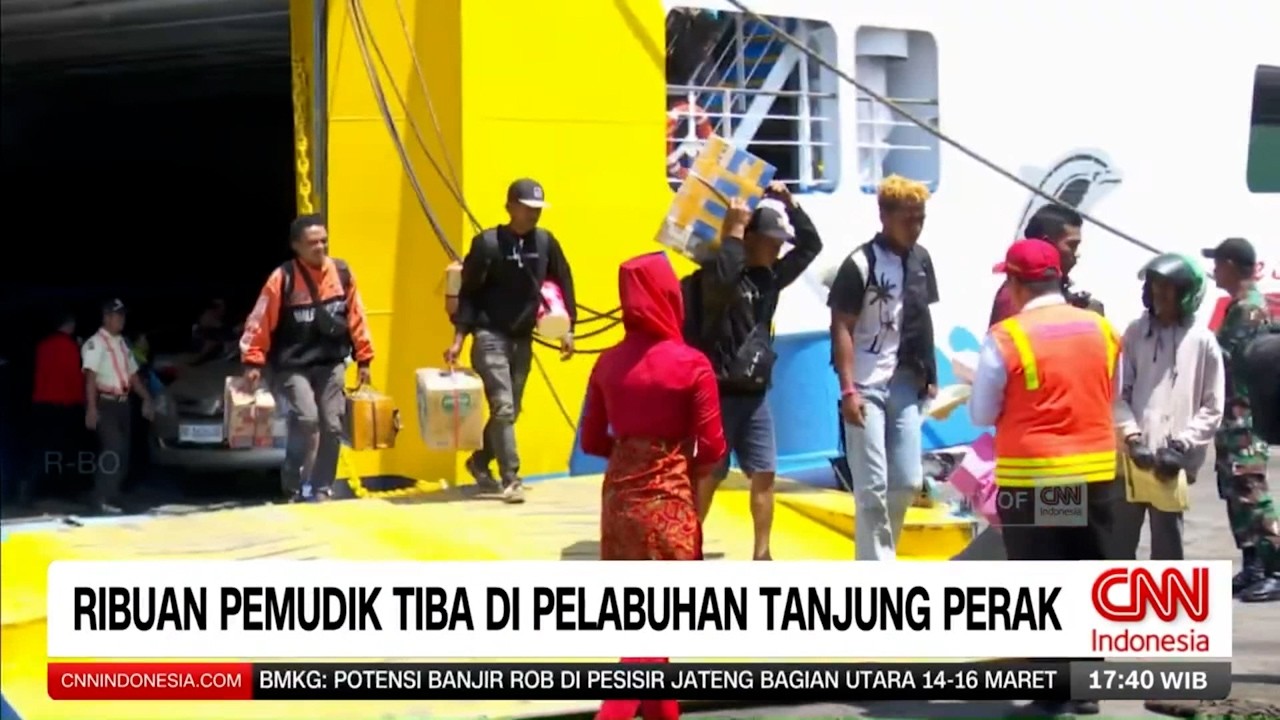 Ribuan Pemudik Tiba Di Pelabuhan Tanjung Perak
