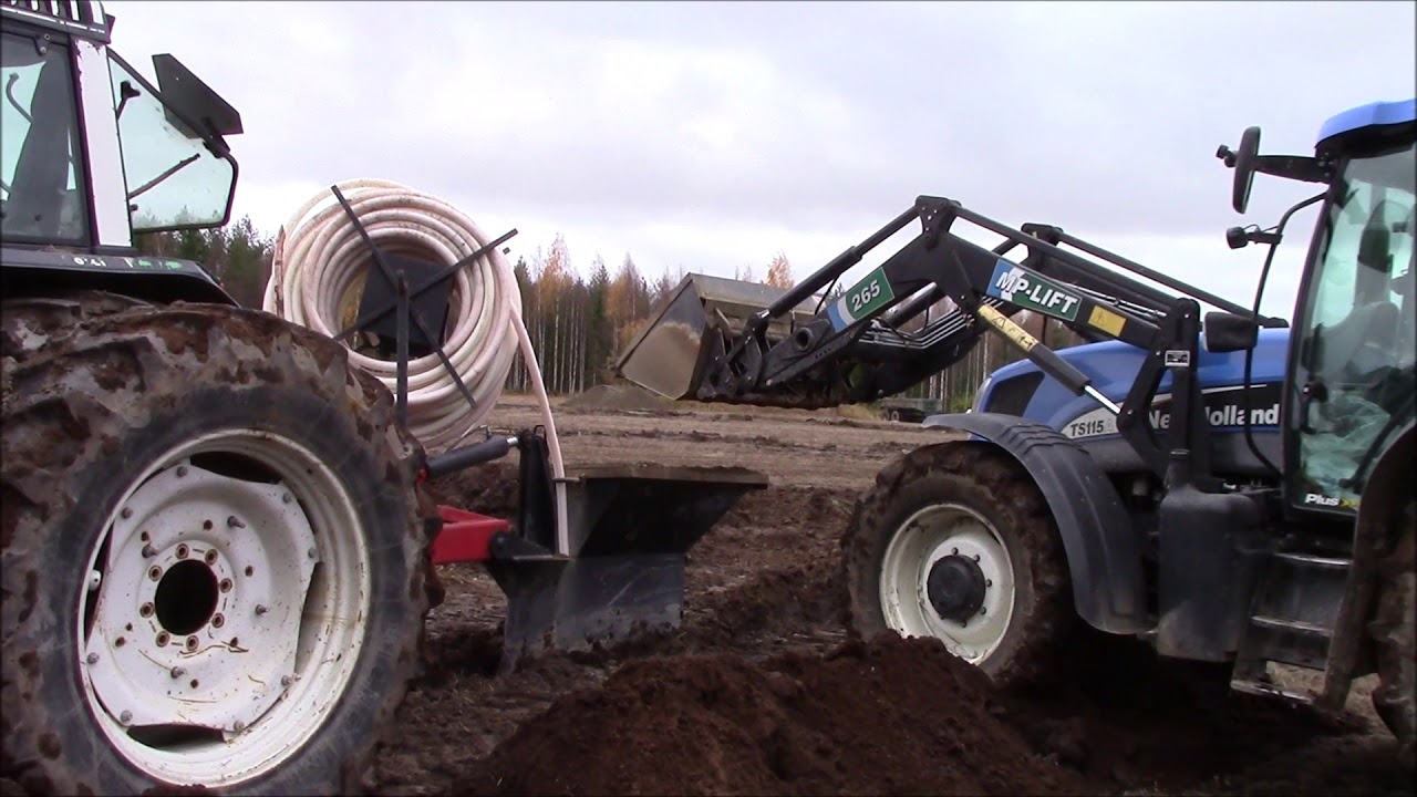 Salaojitusta Samin pellolla 2018