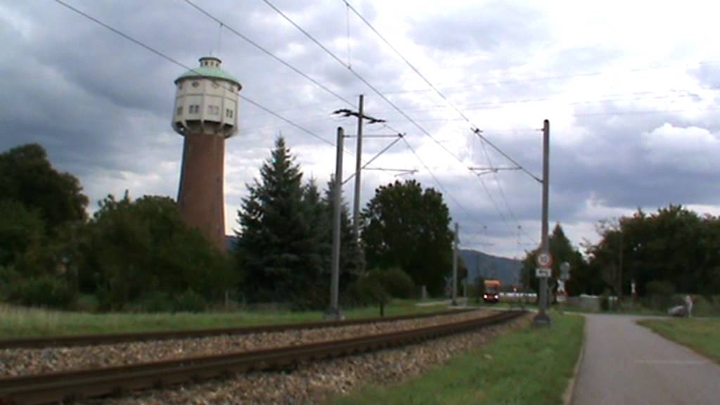 RNV Variobahn (RNV6) in Edingen am Wasserturm