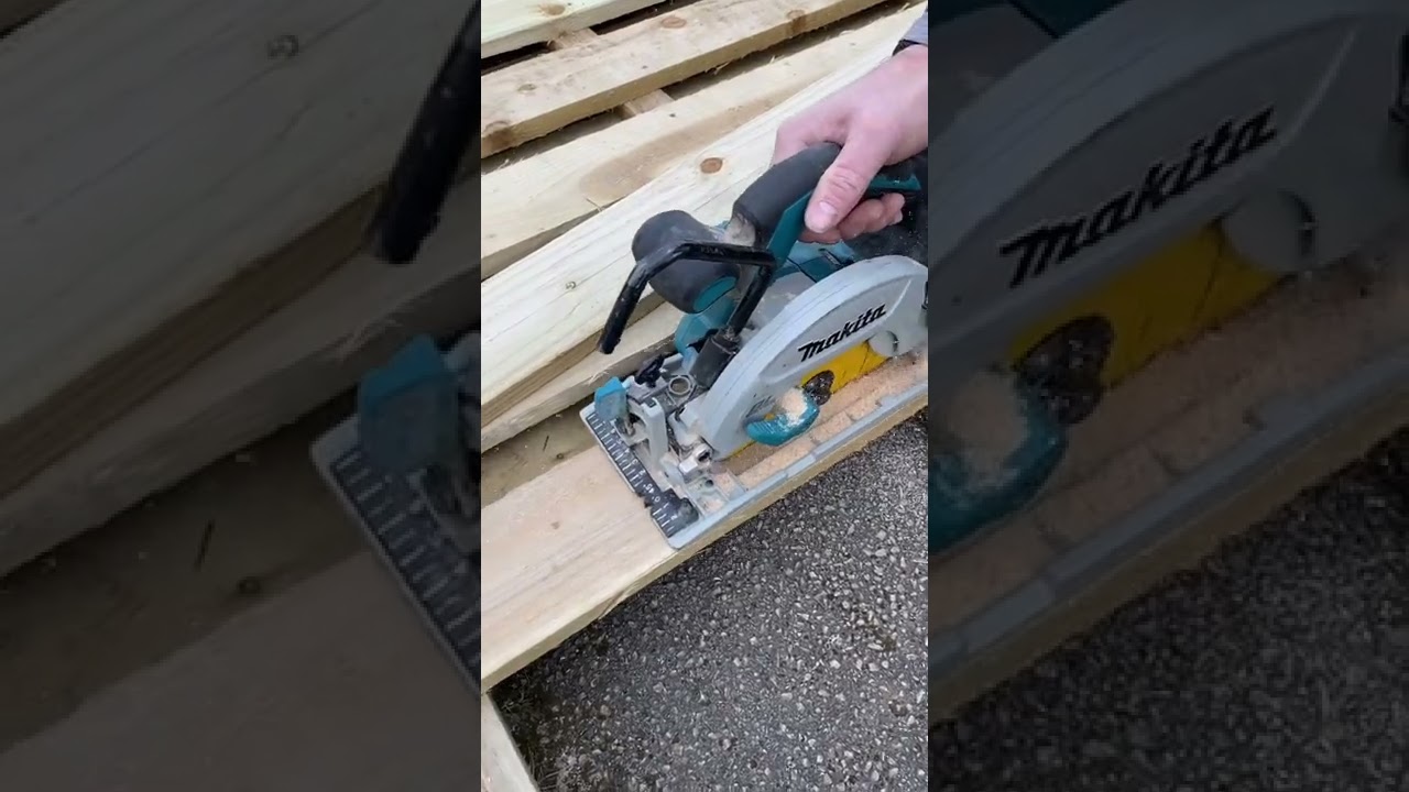 Makita Circular saw cutting wood