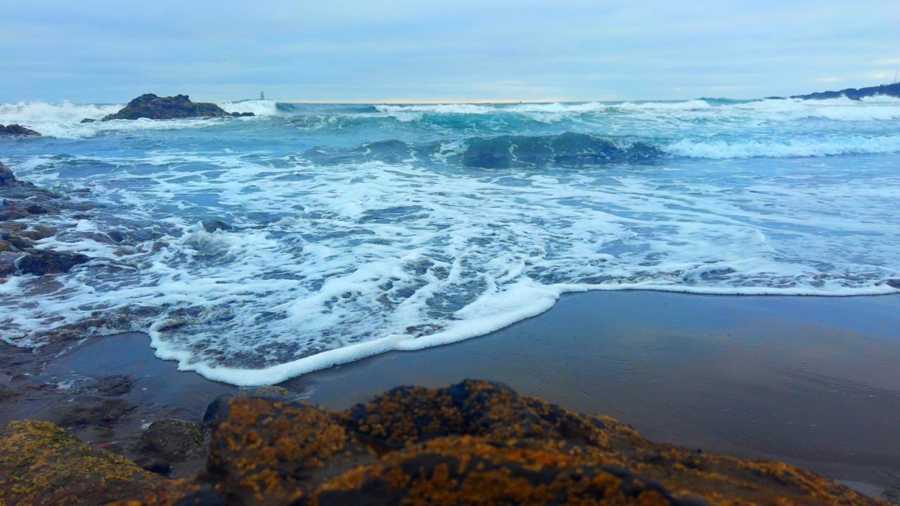 4K Slow Motion Ocean Waves   Calm Sea Ambience 1Hour