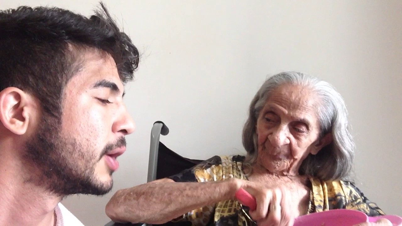 ME ACABANDO DE RIR COM A VOZINHA