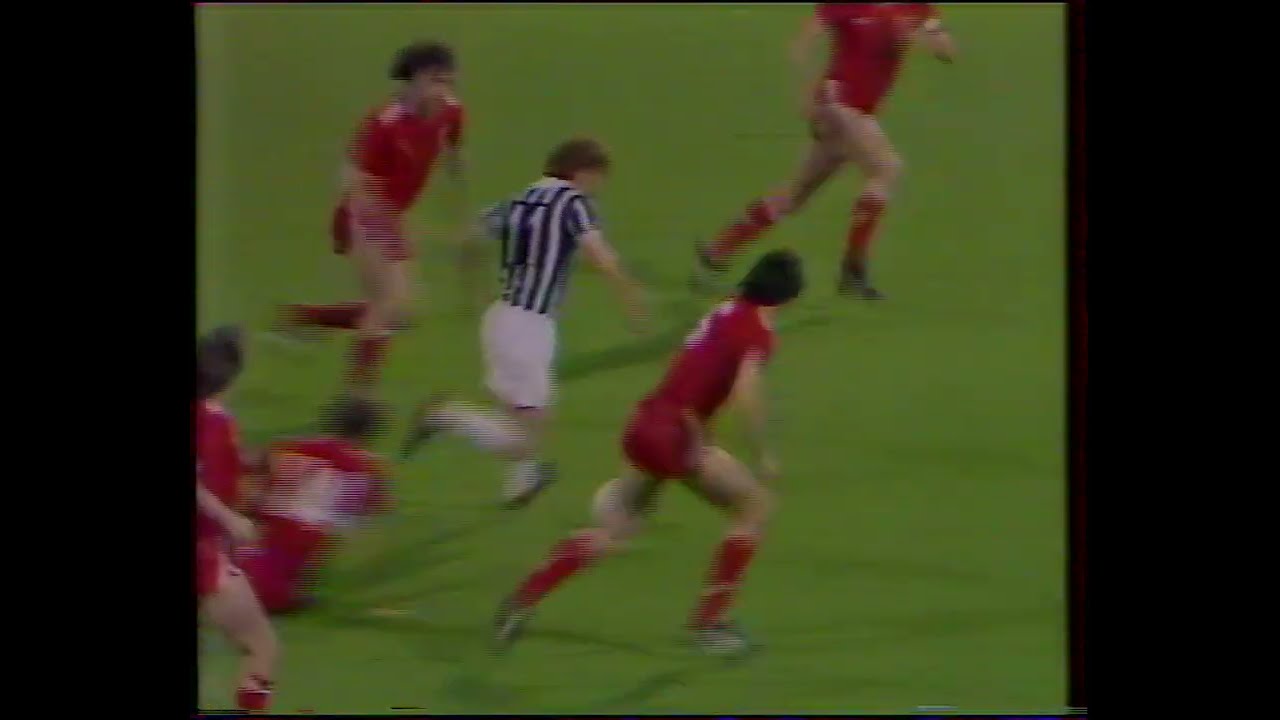 Program Pierwszy-Finał Pucharu Europy - mecz Juventus-Liverpool (fr.) oraz studio (fr).29.05.1985 r.