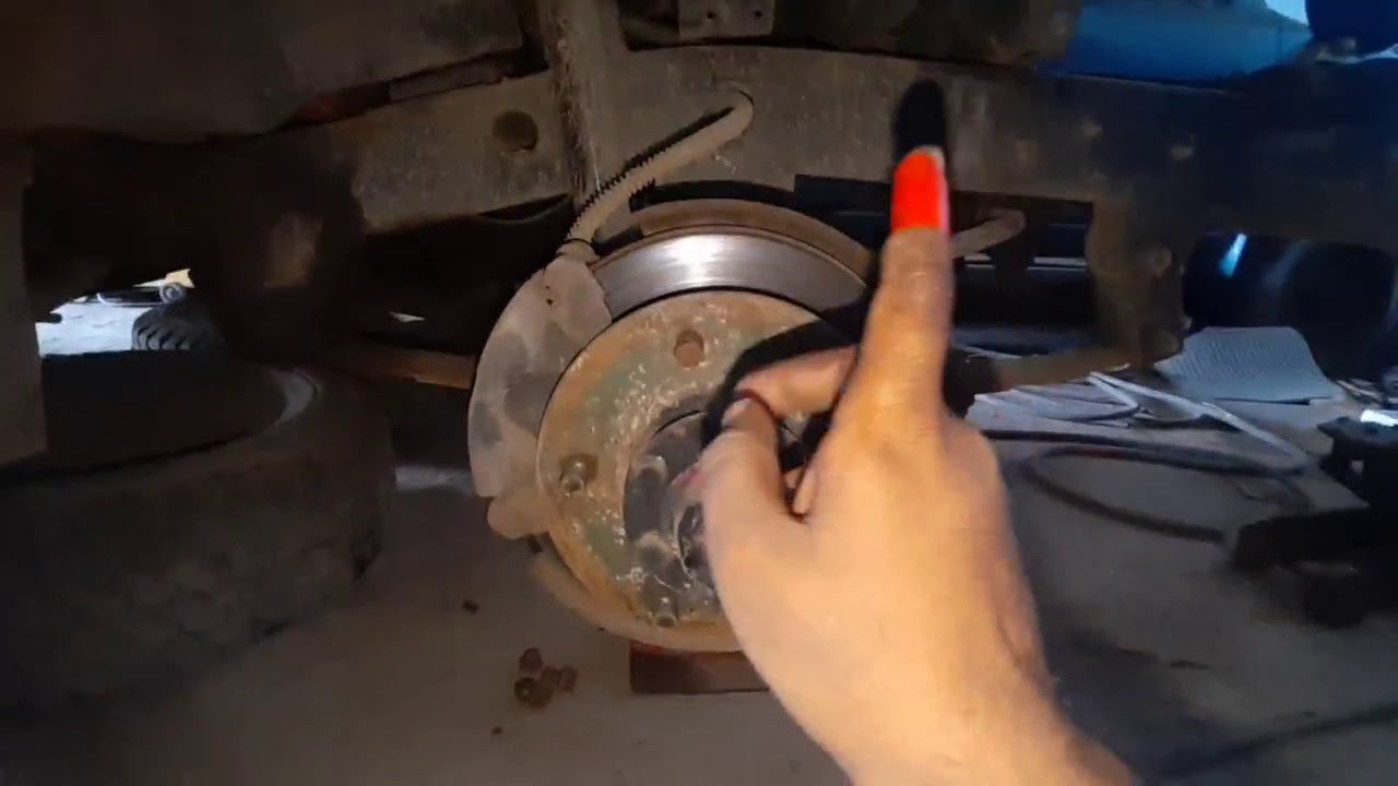How to Change Disk Brake Pad in Car || Mahindra MM550 or Thar