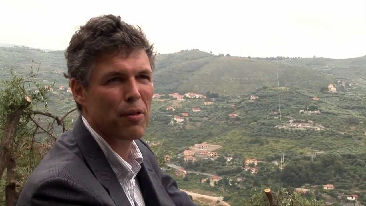 Extra Virginity: The Sublime and Scandalous World of Olive Oil - Tom Mueller